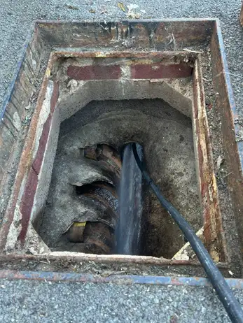 Manhole Chamber Drain Cleaning with High Pressure Water Jetting in London